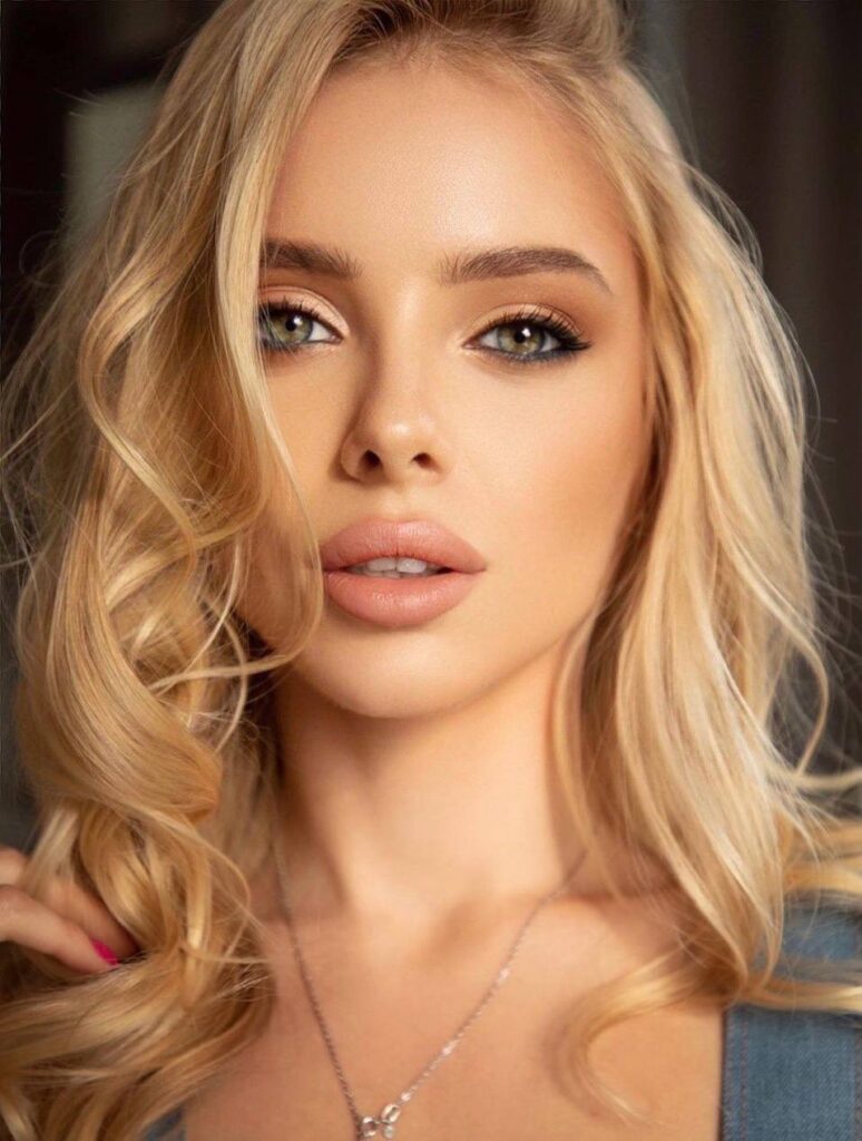 Московская эскортница