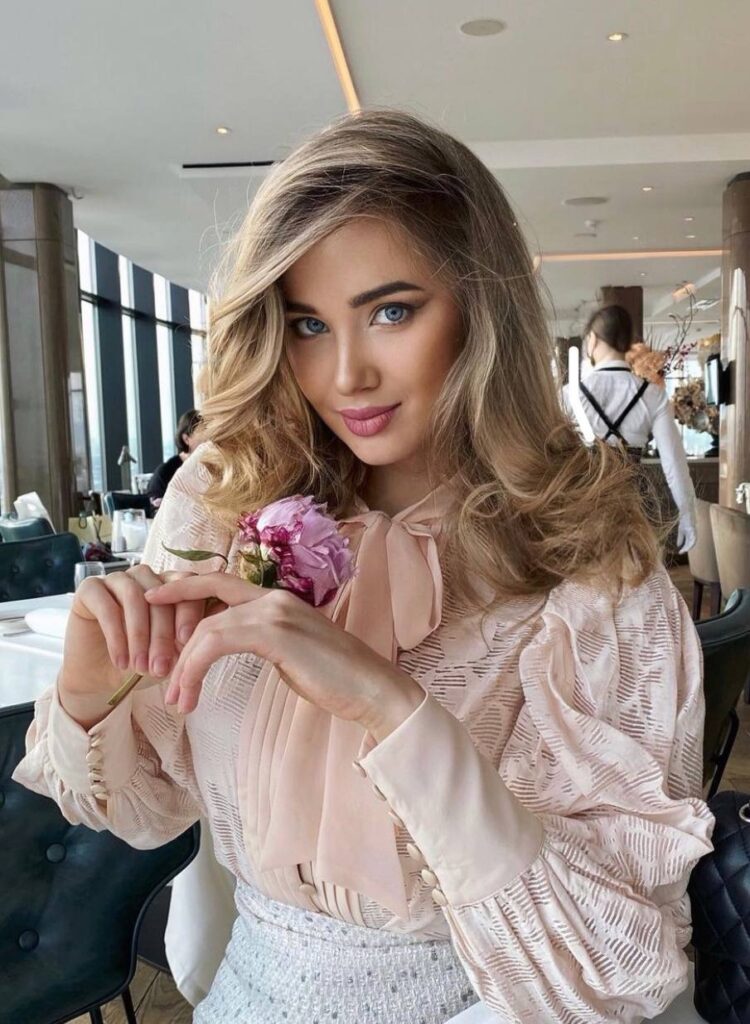 Московская эскортница