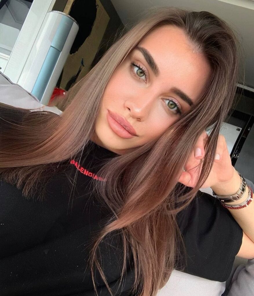 Эскорт-модель