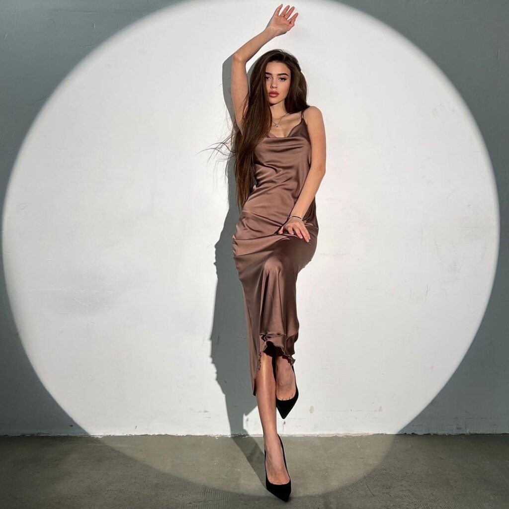 Девушка на час