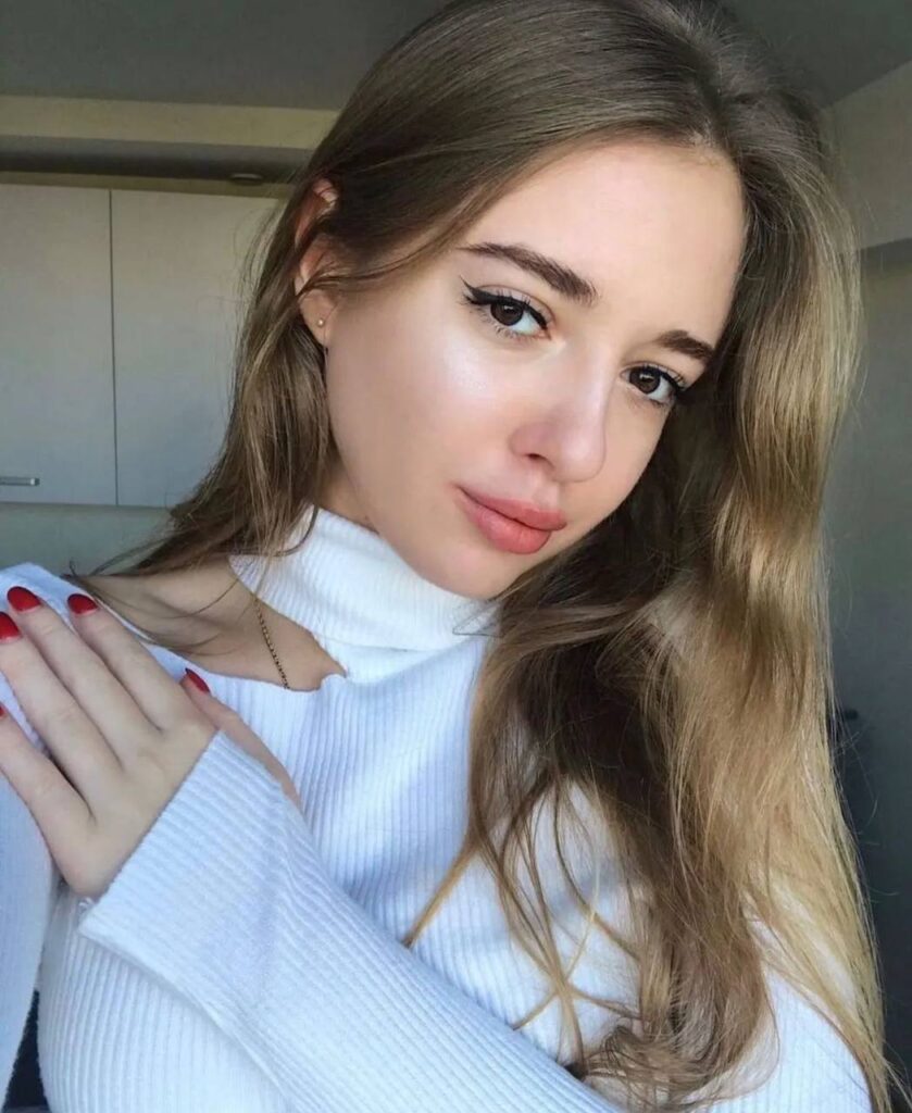 Эскортница