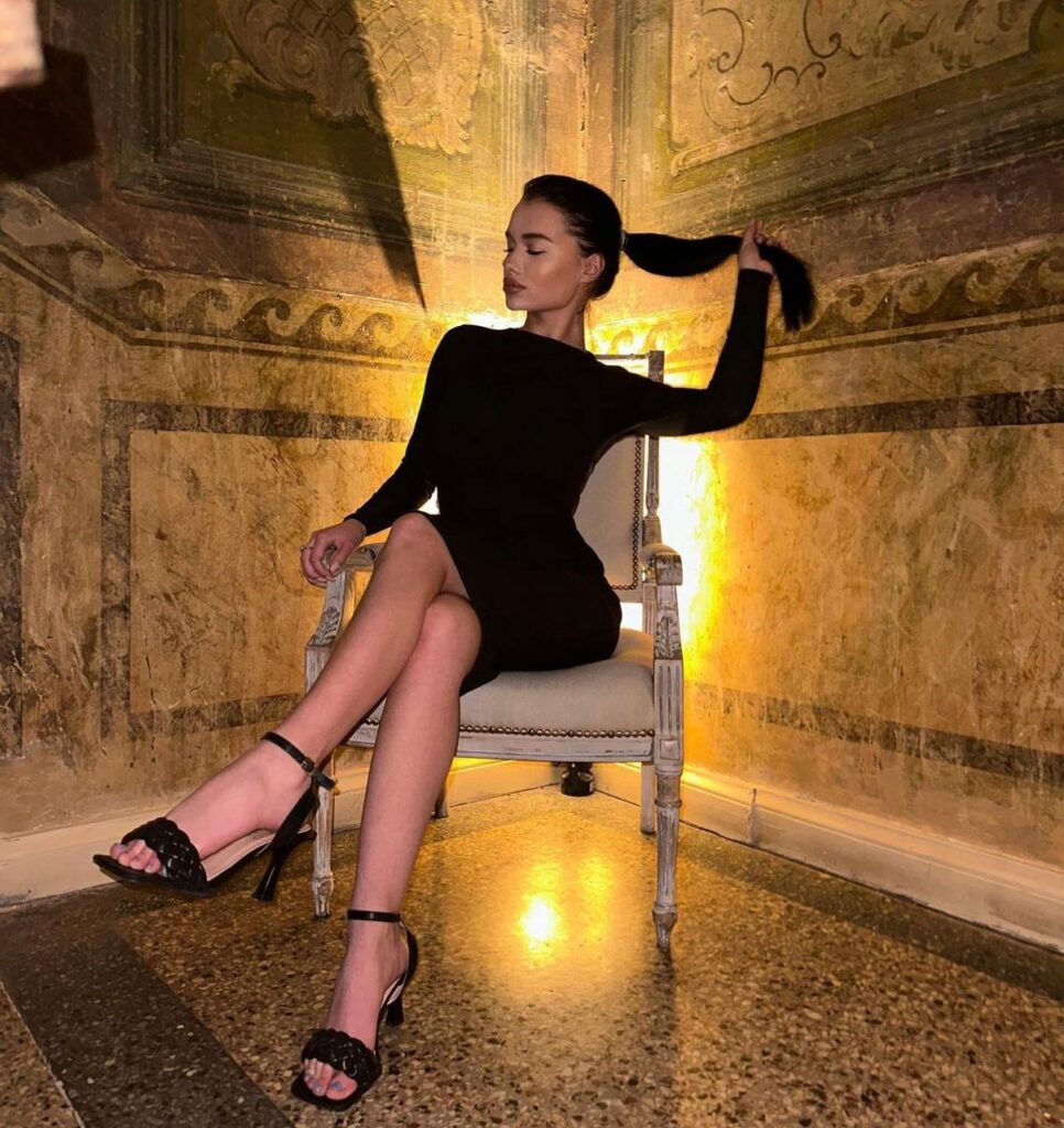 Девушка эскорт