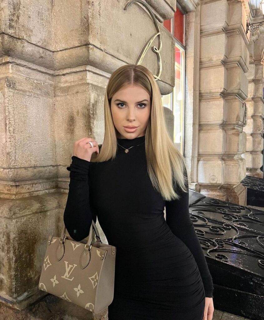 Московская эскортница