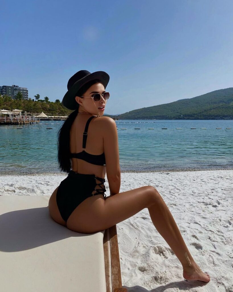 Эскорт-модель