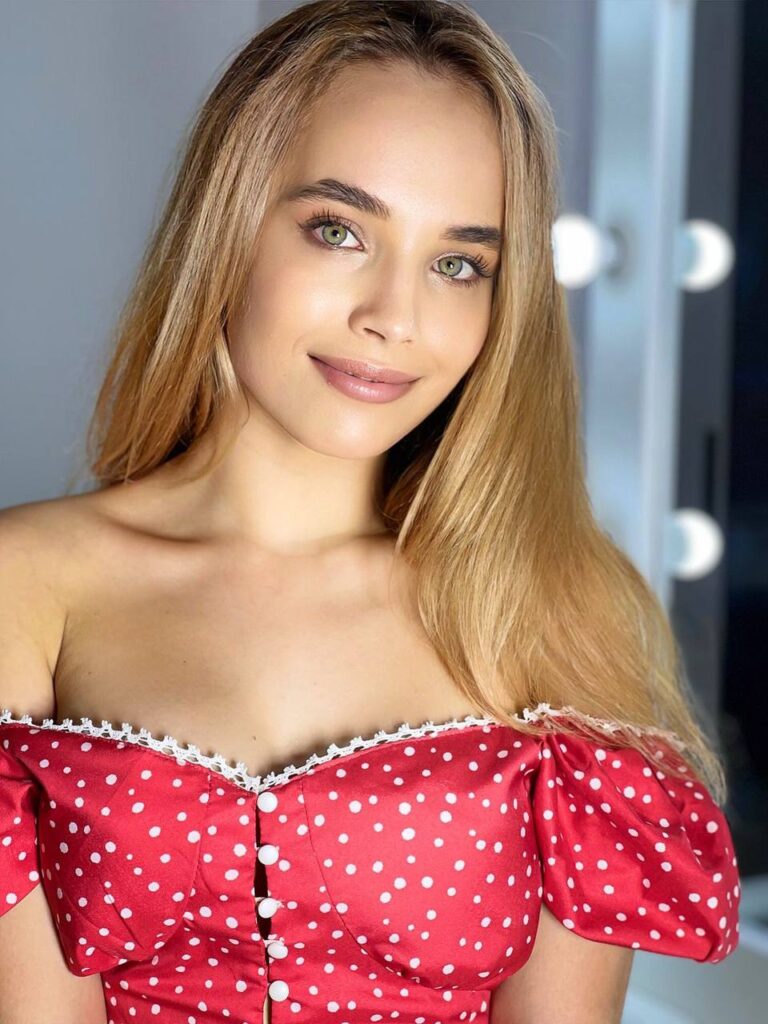 Девушка на час