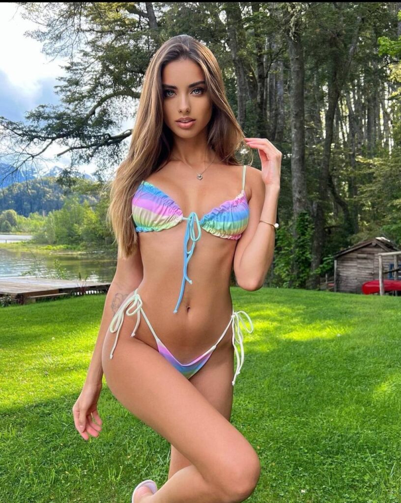 Эскортница