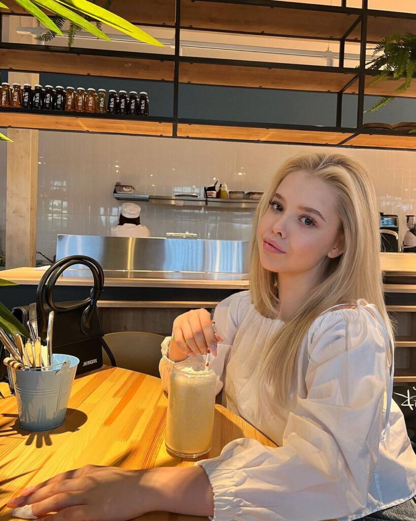 Московская эскортница