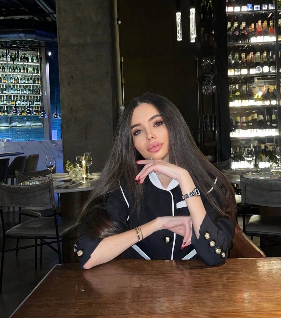 Девушка на час